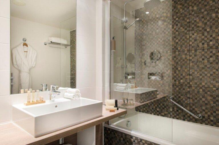 salle-de-bain-exe-et-suite.jpg