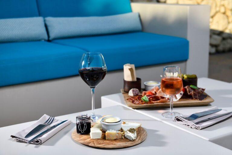 13-lounge.jpg