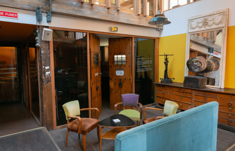 4-CHARBO-Bar-salon.png