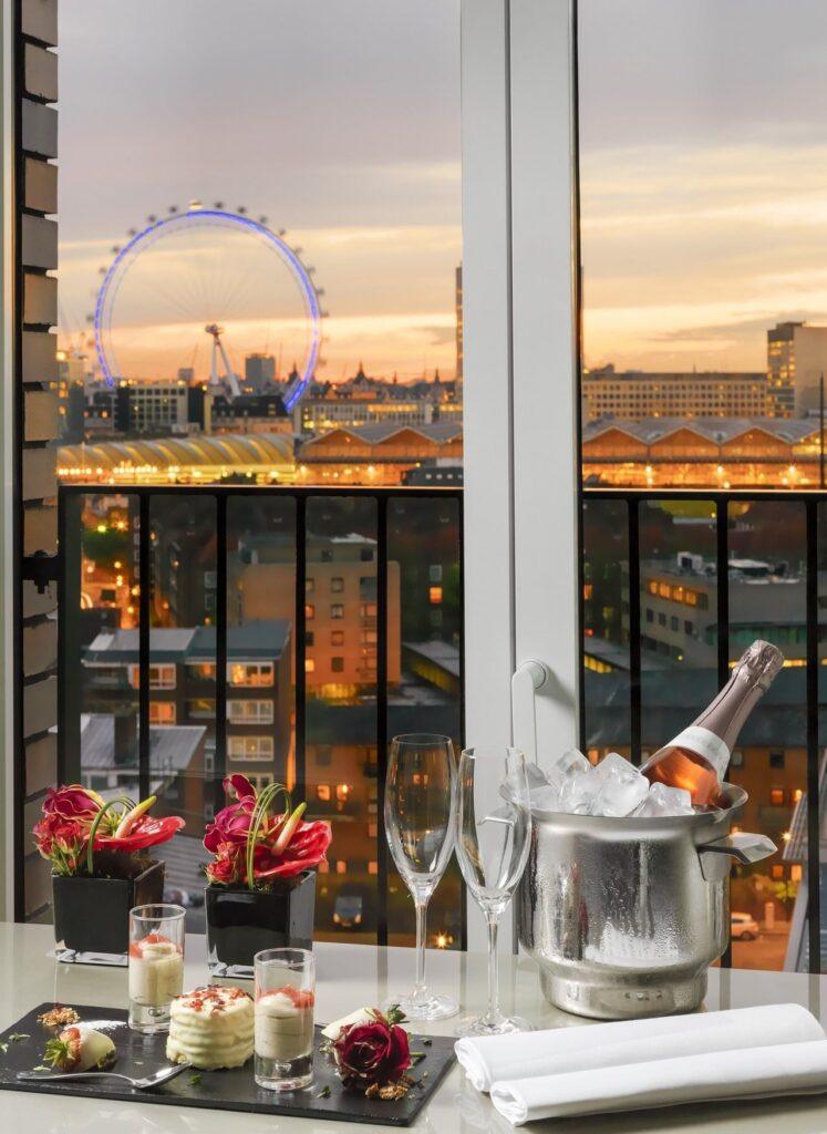 ACCOMMODATION-LONDON-EYE-ROOM-AMENITIES.jpg