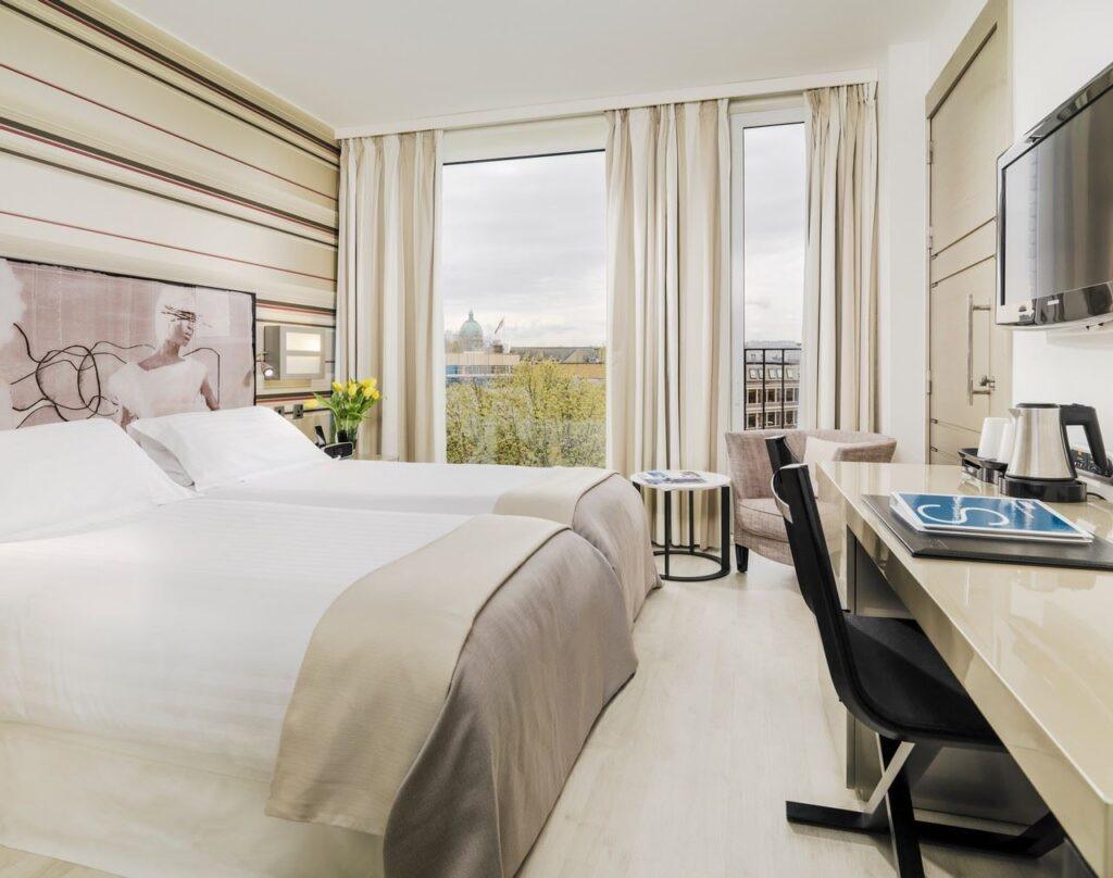 ACCOMMODATION-STANDARD-TWIN-STREET-VIEWS.jpg