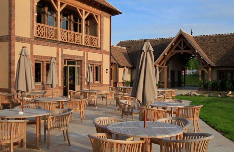 Club-House-Golf-Parc-Robert-Hersant-11.jpg