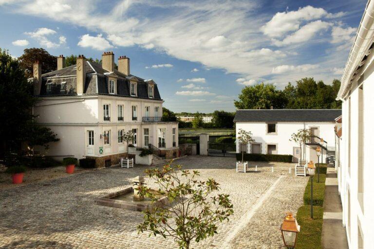 Cour-pavee-historique-2.jpg