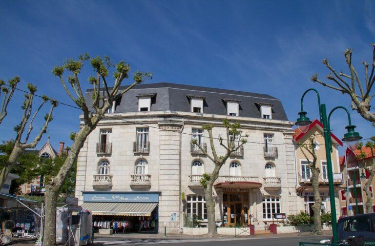 Exterieur-MAJESTIC-HOTEL-3.jpg