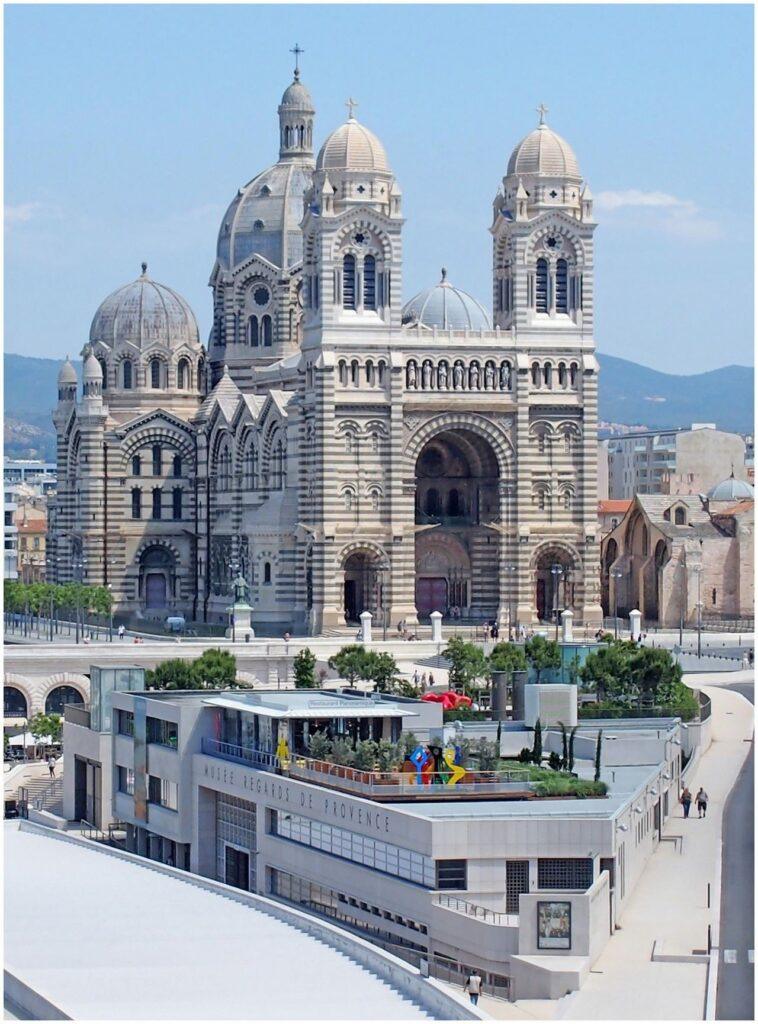 Musee-Regards-de-Provence-vu-du-Mucem-bd.jpg
