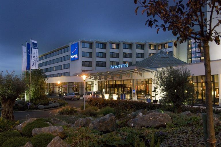Novotel-CW-facade.jpg