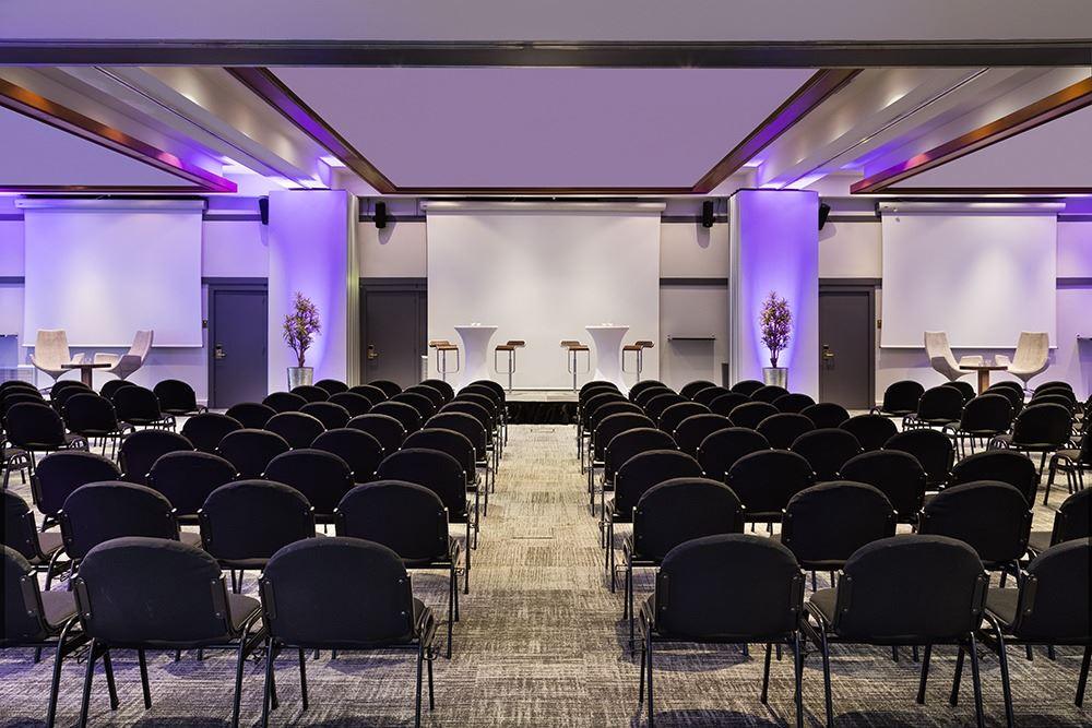 Orly-Theatre-2.jpg