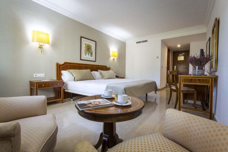 ayre-hotel-cordoba-1lieu1salle-reunions.jpg