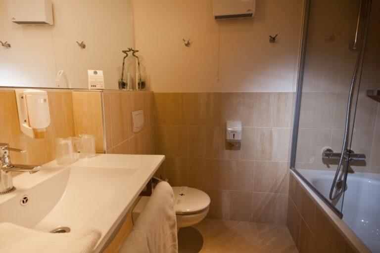hotel-clocher-rodez-toulouse-1lieu1salle-evenement-scaled-1.jpg