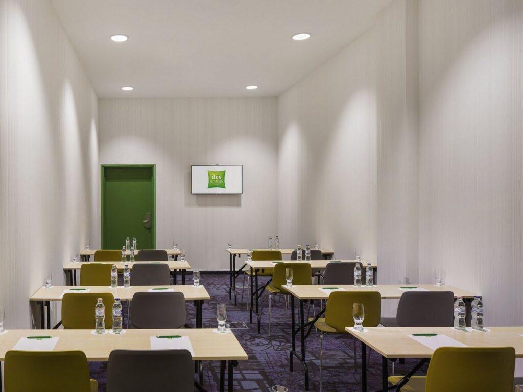 ibis-styles-budapest-airport-1lieu1salle-conferences.jpg