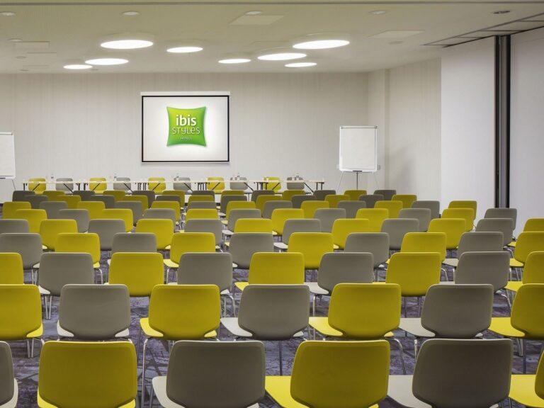 ibis-styles-budapest-airport-1lieu1salle-congres.jpg