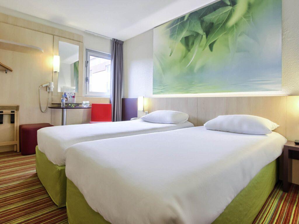 http://www.accorhotels.com/0815