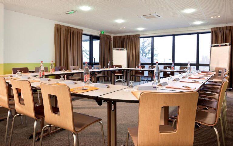 kyriad-gueret-1lieu1salle-meetings.jpg