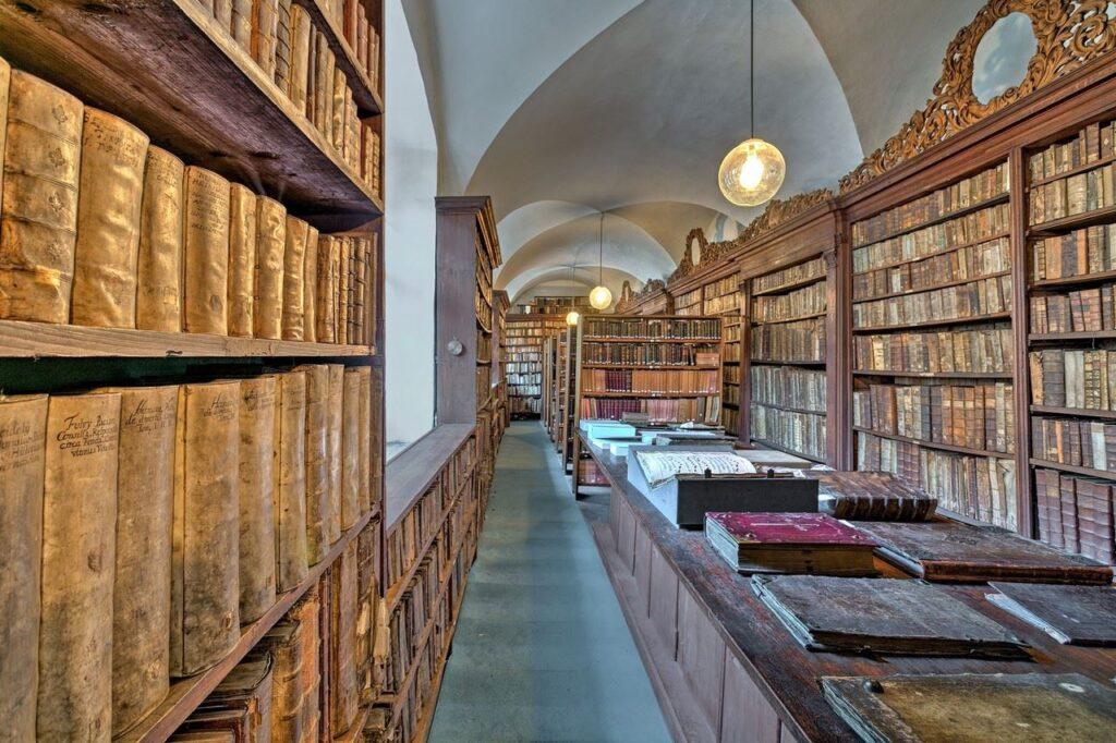 luxPRGLCag-179439-Monastery-library-2.jpg