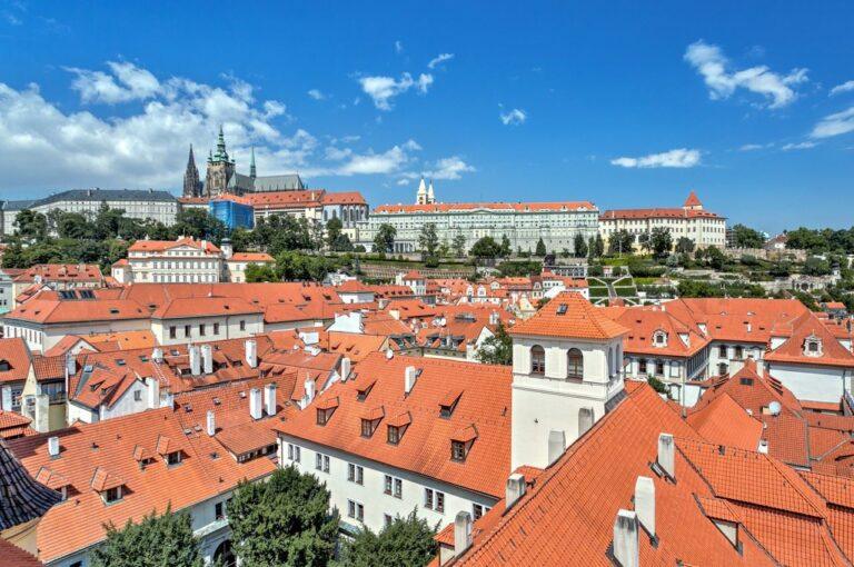 luxPRGLCwn-179438-Prague-Castle-2.jpg
