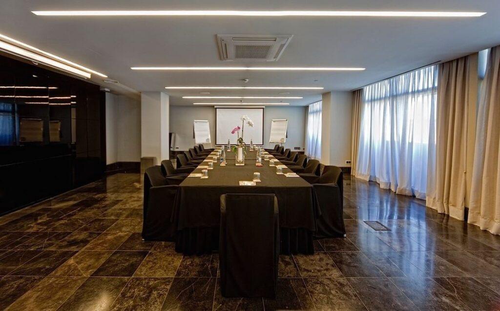 puerta-america-madrid-1lieu1salle-conference.jpg