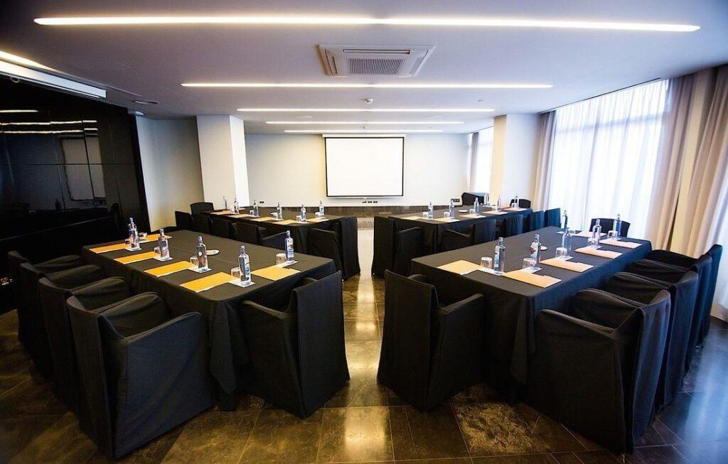 puerta-america-madrid-1lieu1salle-meetings.jpg