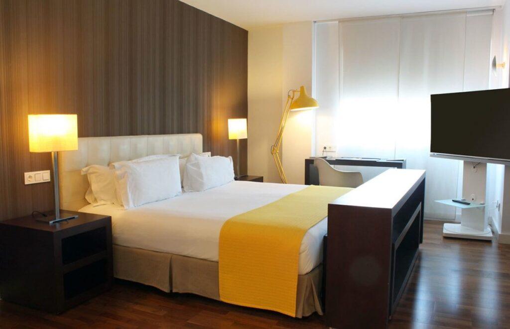 rafaelhoteles-atocha-1lieu1salle-reunion.jpg