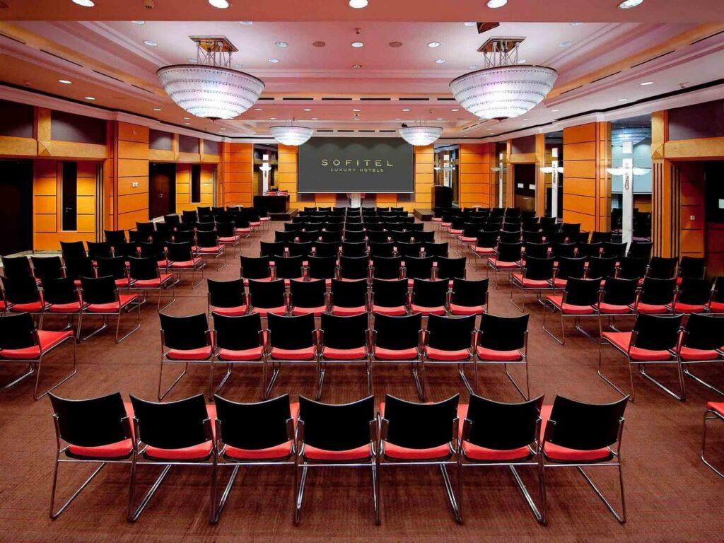 sofitel-budapest-chain-bridge-1lieu1salle-conference.jpg
