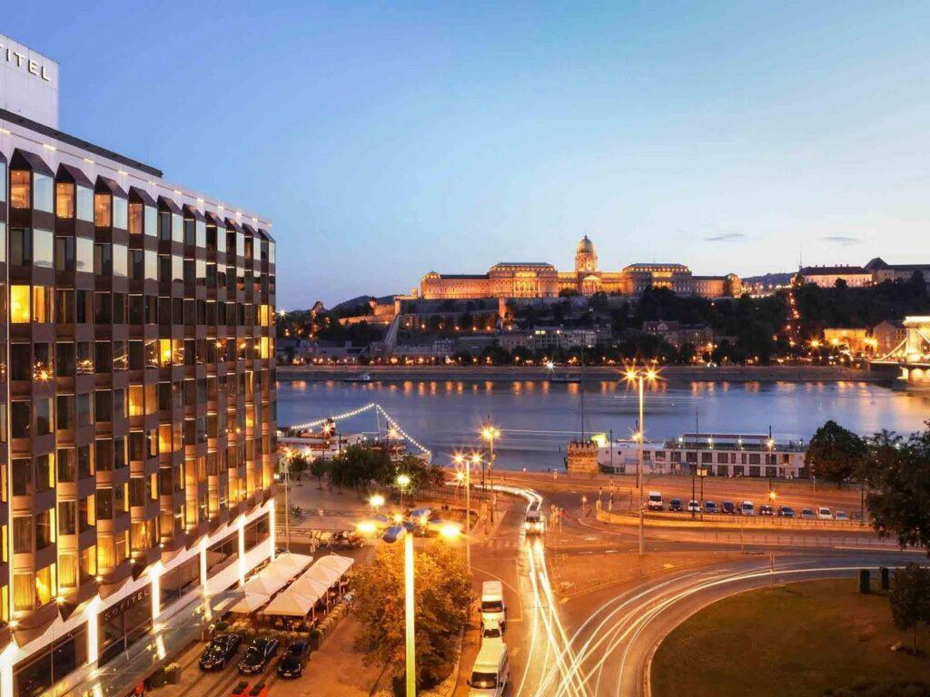 sofitel-budapest-chain-bridge-1lieu1salle-event.jpg