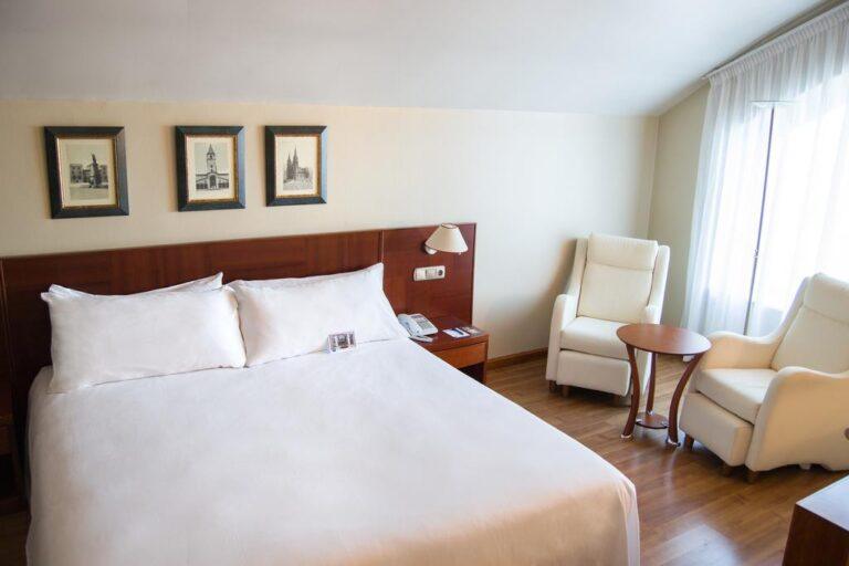 tryp-gijon-rey-pelayo-1lieu1salle-reunions.jpg