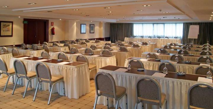 tryp-madrid-alameda-aeropuerto-1lieu1salle-meeting.jpg