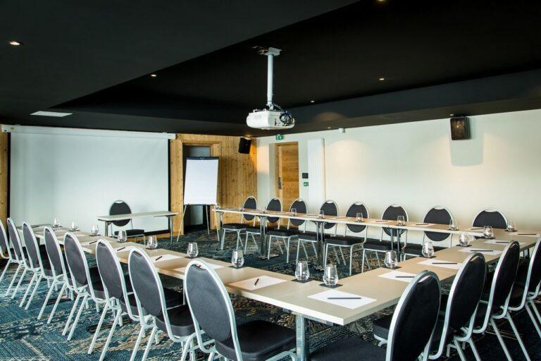 CF-DARIAINOR-Salle-seminaire-1.jpg