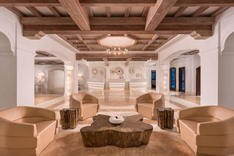 Lobby-01.jpg