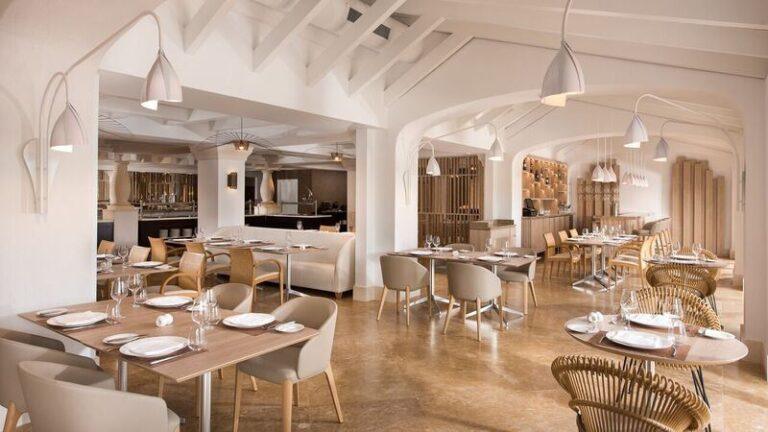 Main-restaurant-01.jpg