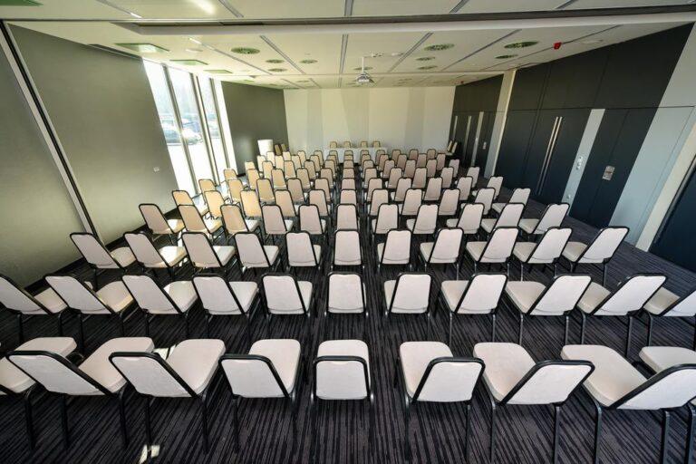 best-western-lakeside-1lieu1salle-conference.jpg