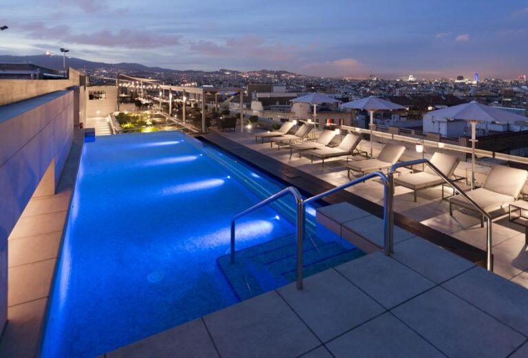 crowne-plaza-barcelona-fira-1lieu1salle-seminaire.jpg