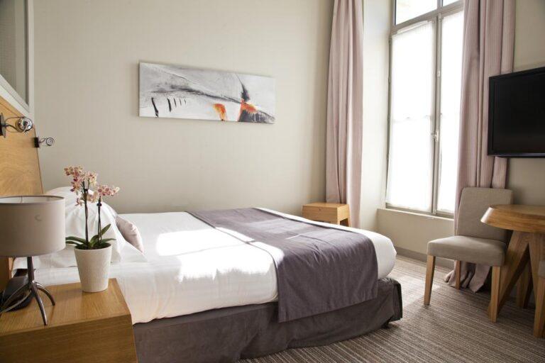 hotel-chateau-lagord-1lieu1salle-evenement.jpg