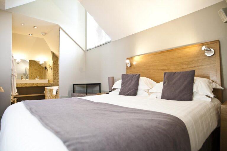hotel-chateau-lagord-1lieu1salle-evenements.jpg