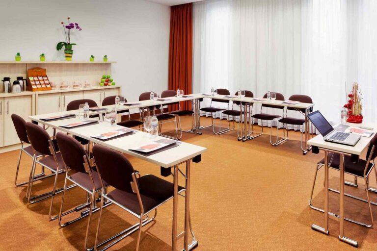 ibis-gyor-1lieu1salle-seminaires.jpg