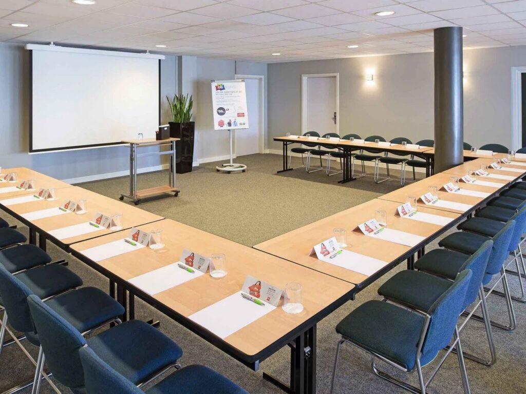 ibis-luxembourg-sud-1lieu1salle-meetings.jpg