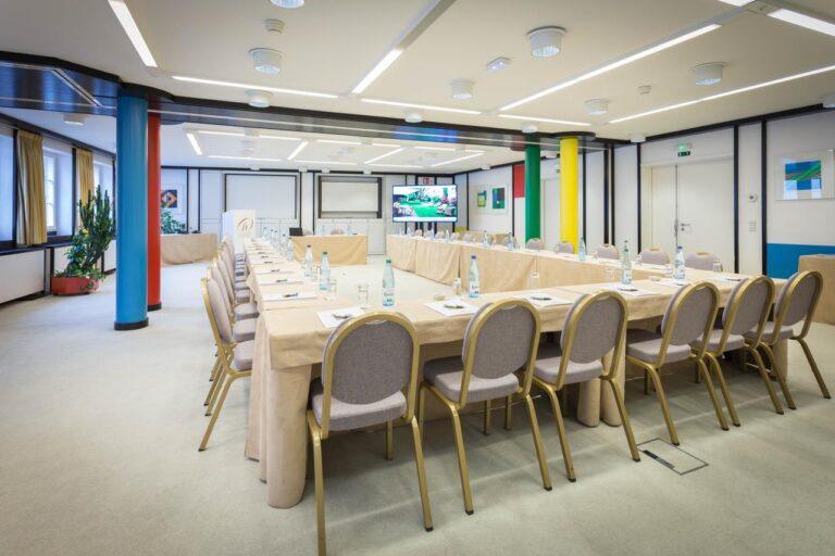 la-cour-dalsace-1lieu1salle-meetings.jpg