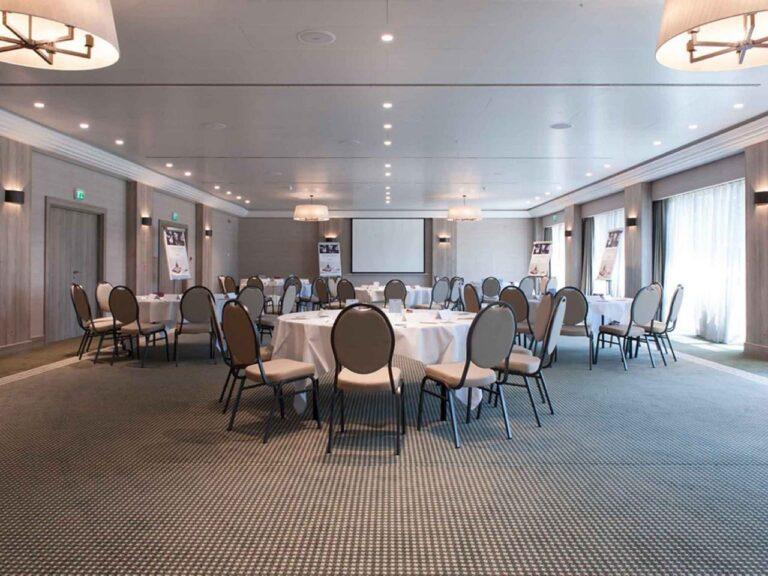 mercure-luxembourg-kikuoka-1lieu1salle-meeting.jpg