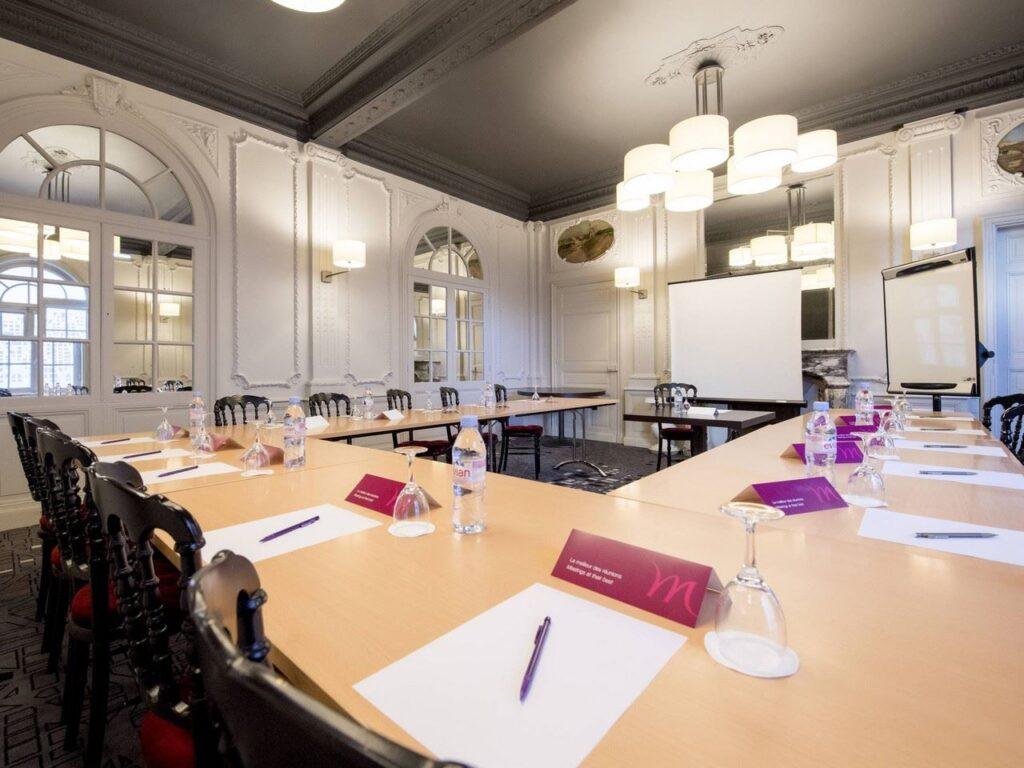 mercure-rodez-cathedrale-1lieu1salle-meetings.jpg