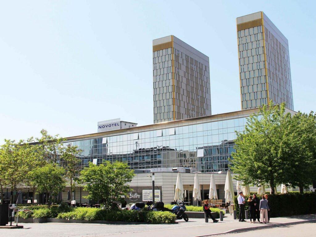 novotel-luxembourg-kirchberg-1lieu1salle-event.jpg