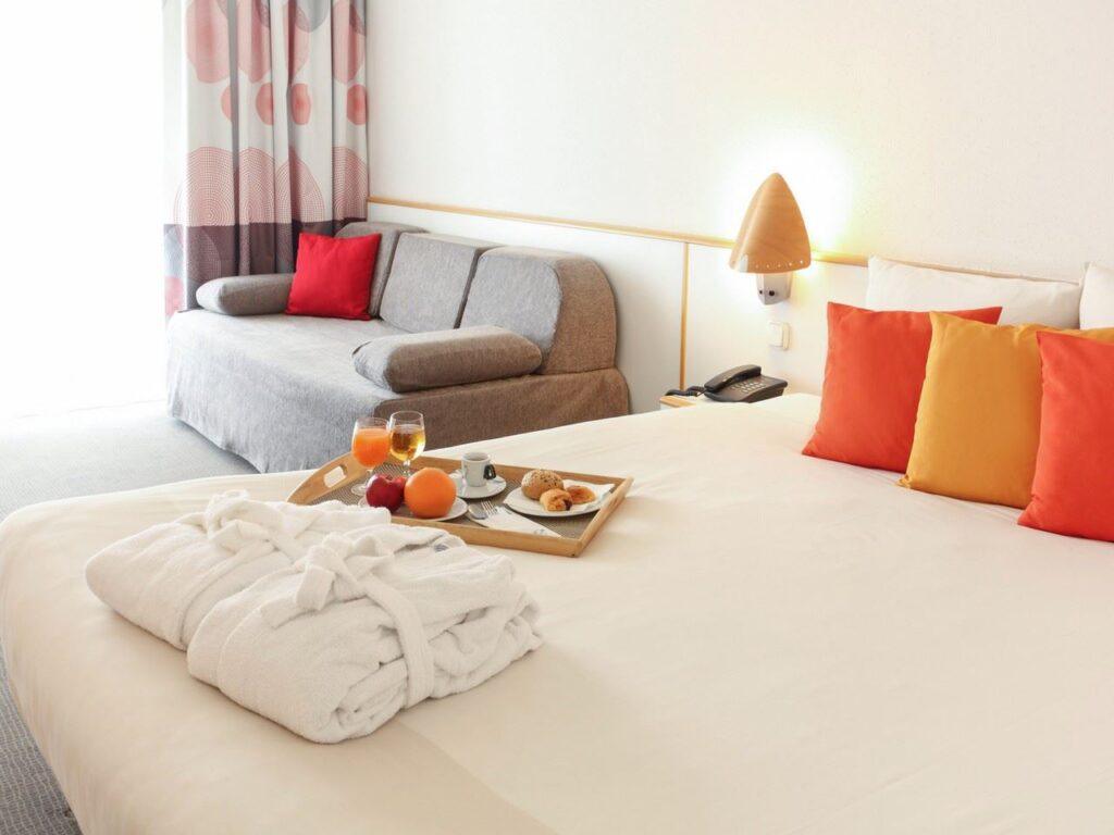 https://www.accorhotels.com/2996