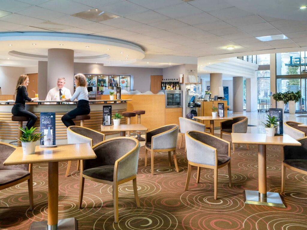 https://www.accorhotels.com/2996