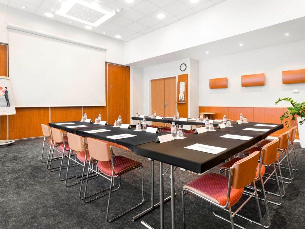 http://www.accorhotels.com/3333