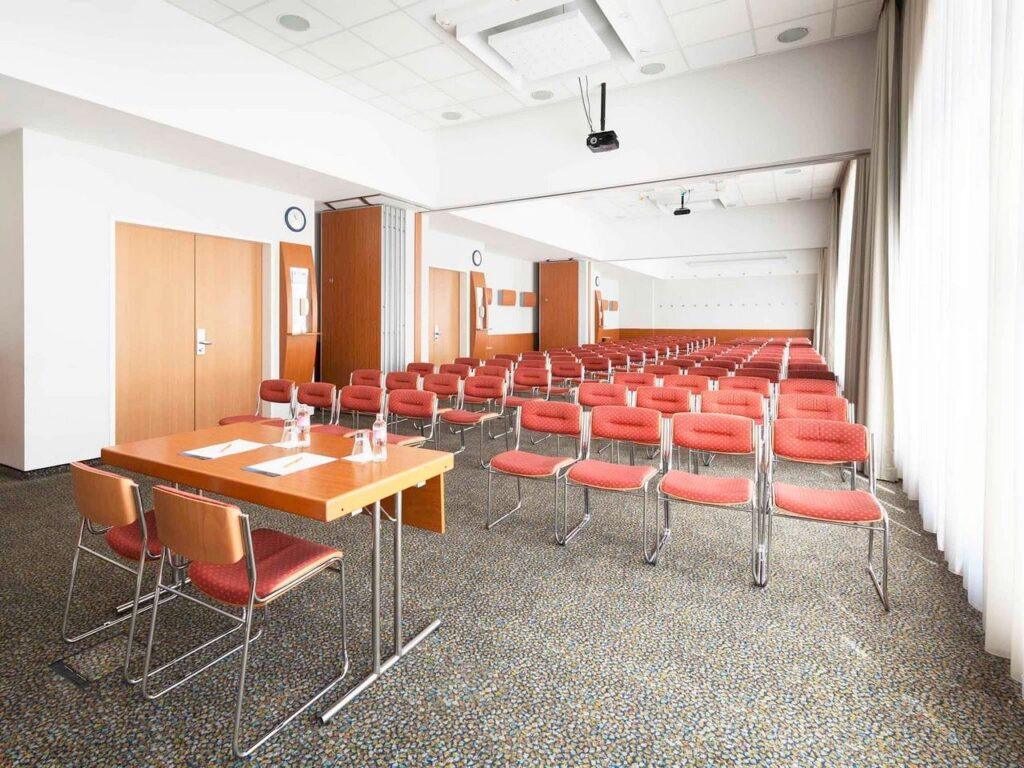 http://www.accorhotels.com/3333