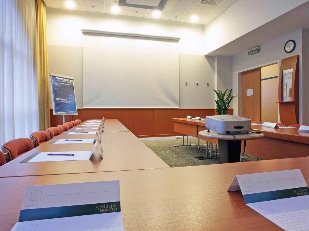 http://www.accorhotels.com/3333