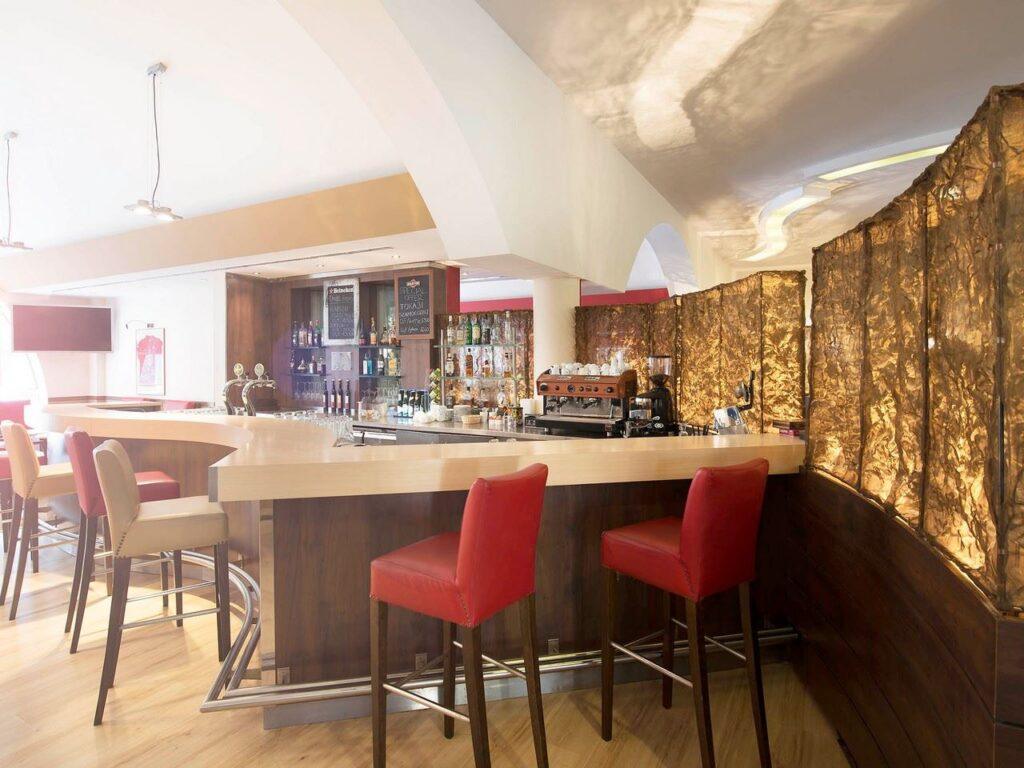 http://www.accorhotels.com/3333