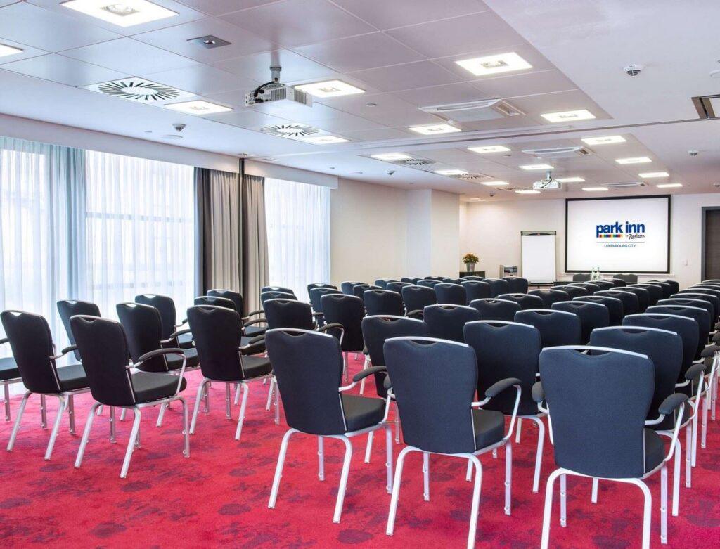 park-inn-luxembourg-city-1lieu1salle-meetings.jpg