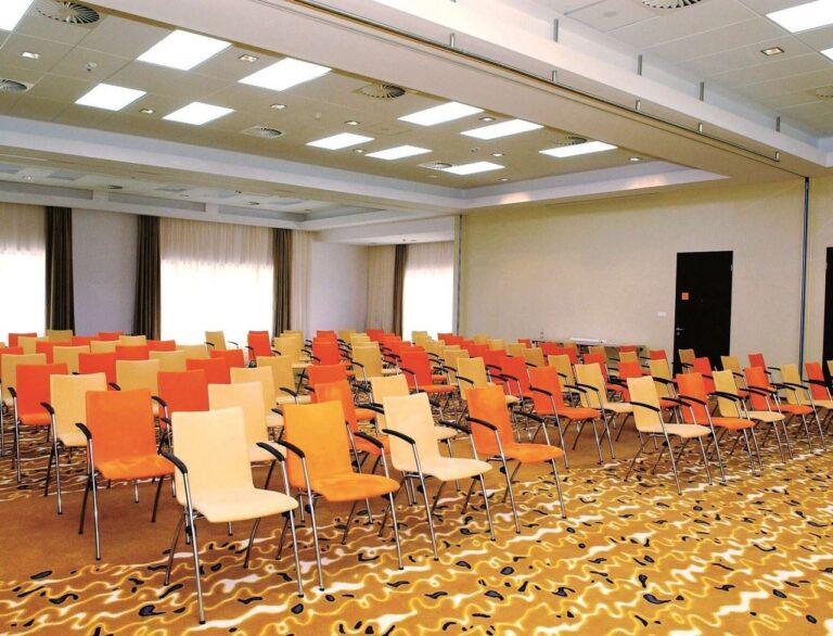park-inn-sarvar-resort-1lieu1salle-event.jpg