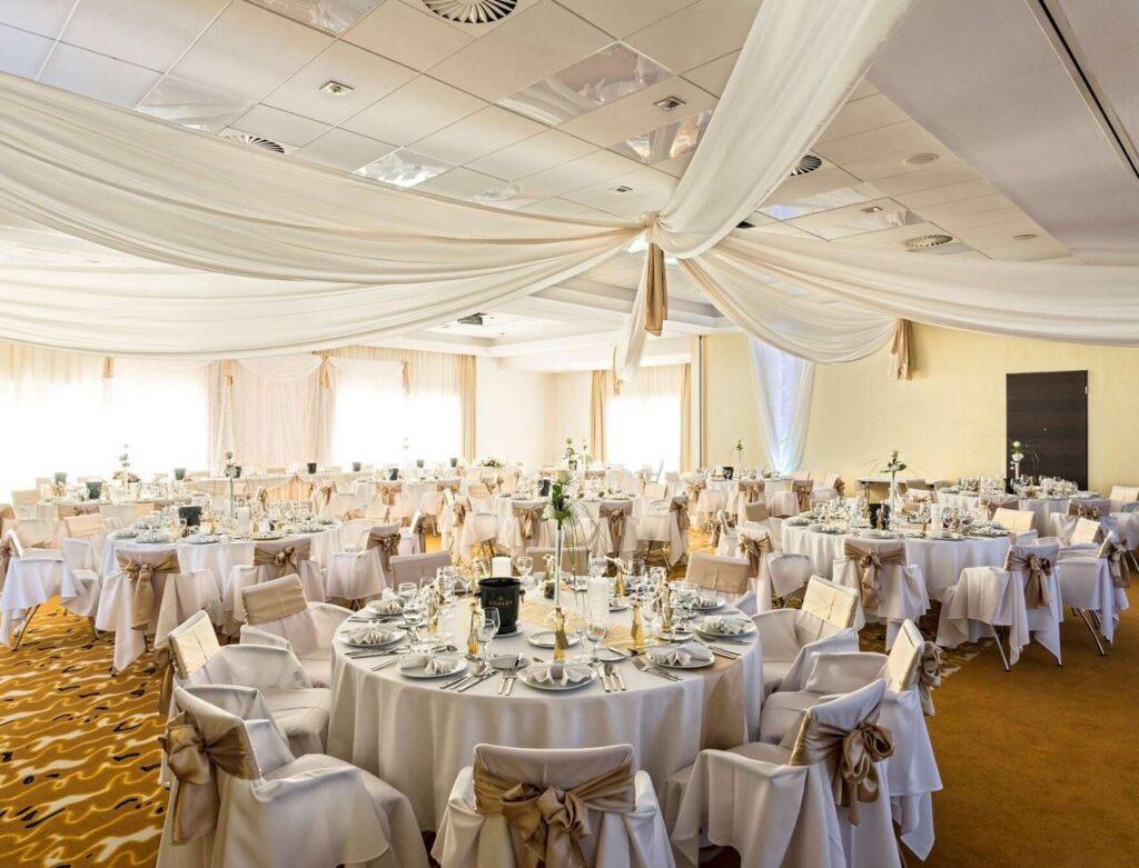 park-inn-sarvar-resort-1lieu1salle-reunions.jpg