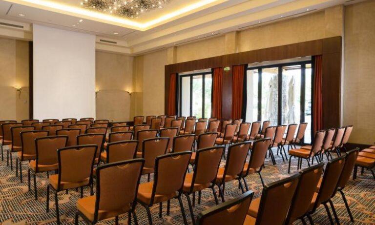 terre-blanche-tourrettes-1lieu1salle-conference.jpg