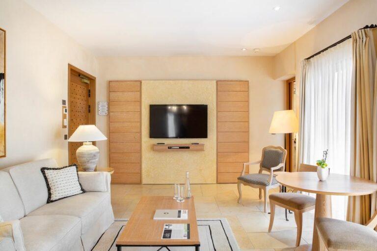 terre-blanche-tourrettes-1lieu1salle-evenements.jpg